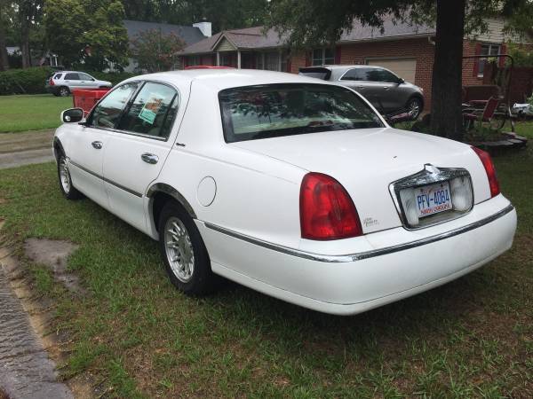 1998 Lincoln Town Car Signature Series for sale in Jacksonville, NC – photo 5