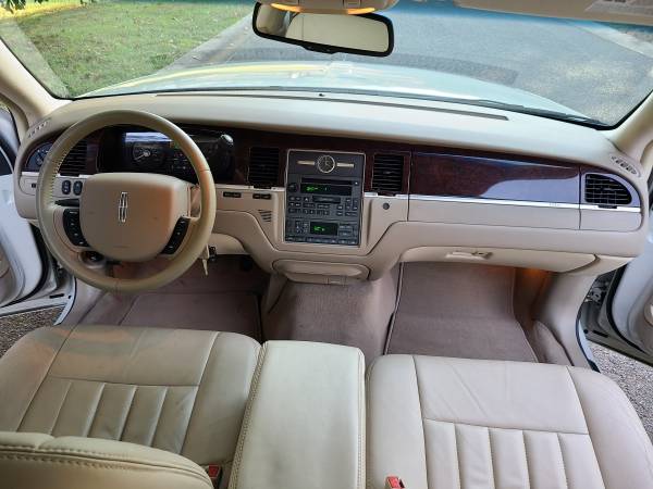 2007 LINCOLN TOWN CAR Signature ONE OWNER LOW MILES EXCELLENT COND.... for sale in Charlotte, NC – photo 20