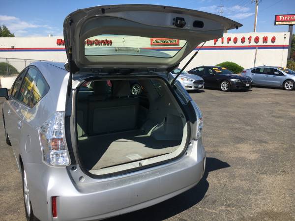 2012 Toyota Prius v Two Wagon ONE OWNER (US MOTORS) - cars & trucks... for sale in Stockton, CA – photo 7