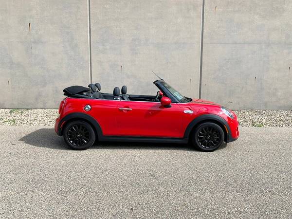 2019 Mini Cooper S - Convertible ! 6 -speed Manual - 5k mi ! NEW !! for sale in Madison, WI – photo 8