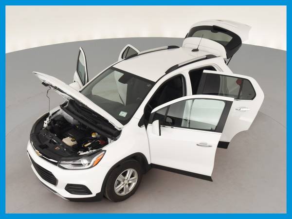 2019 Chevy Chevrolet Trax LT Sport Utility 4D hatchback White for sale in Colorado Springs, CO – photo 5