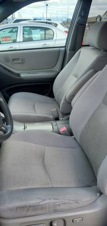 05 Toyota Highlander, like new 3rd seat for sale in Kalispell, MT – photo 9
