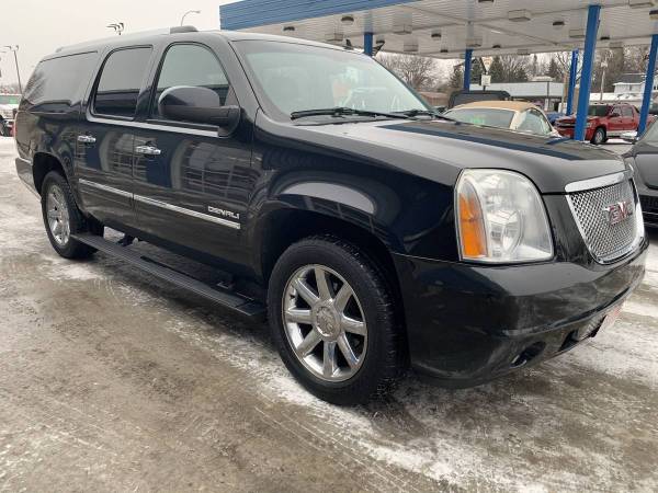 2011 GMC Yukon XL DENALI/All-Wheel Drive/Fully Loaded! for sale in Grand Forks, ND – photo 4
