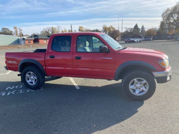 2004 Toyota Tacoma crew cab 4x4 - cars & trucks - by owner - vehicle... for sale in Willits, CA – photo 2