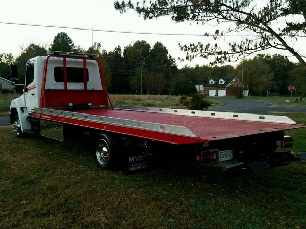 HINO ROLLBACK with wheel lift, only 43k miles! for sale in Fredericksburg, VA – photo 5