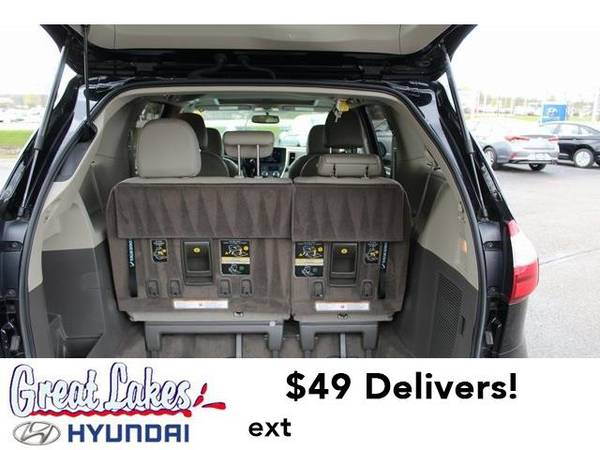 2017 Toyota Sienna mini-van XLE - - by dealer for sale in Streetsboro, OH – photo 15