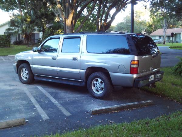 2002 SUBURBAN - cars & trucks - by owner - vehicle automotive sale for sale in Delray Beach, FL – photo 2