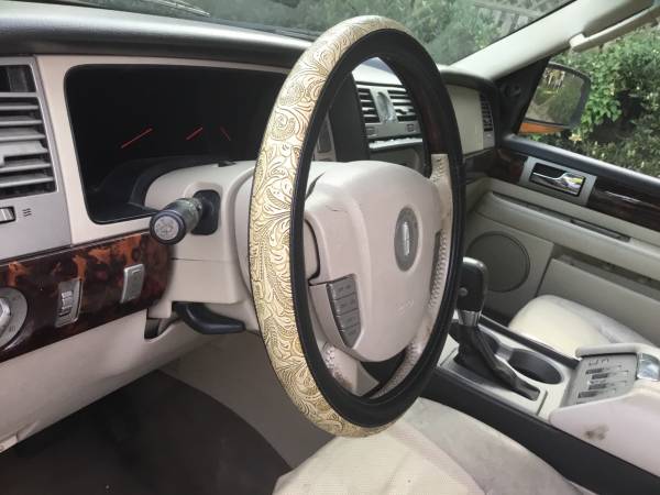2003 Lincoln Navigator 4x4 clean Excel Conditions runs100 great for sale in Washington, District Of Columbia – photo 9