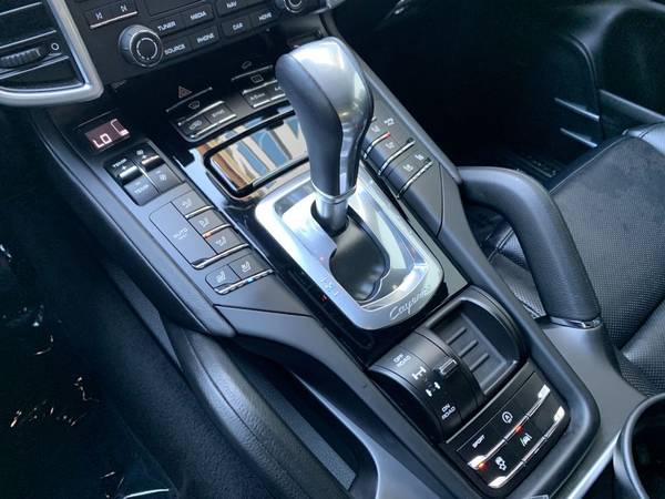 2017 Porsche Cayenne Platinum Edition AVAILABLE IN STOCK! SALE! for sale in Bellevue, WA – photo 19