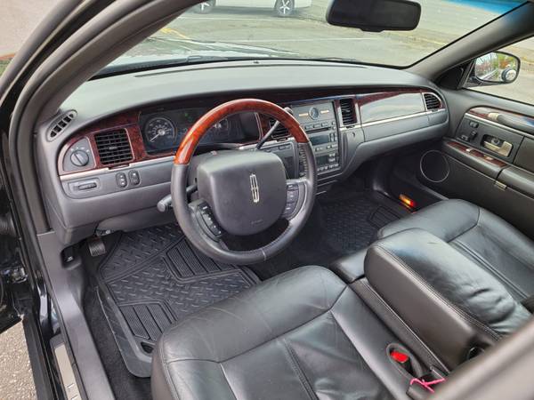 2011 LINCOLN TOWN CAR LTD - - by dealer - vehicle for sale in Lynnwood, WA – photo 10
