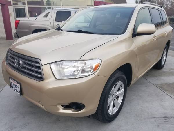 ///2008 Toyota Highlander//3rd-Row Seat//Runs Great, Priced Better/// for sale in Marysville, CA
