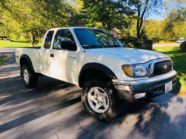 2002 Toyota Tacoma 4wd Manual V6 Extra Clean - cars & trucks - by... for sale in Lincolnshire, IL – photo 15