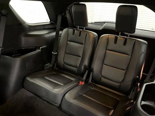 2017 Ford Explorer XLT clean 3rd row - - by for sale in Saint Marys, OH – photo 8
