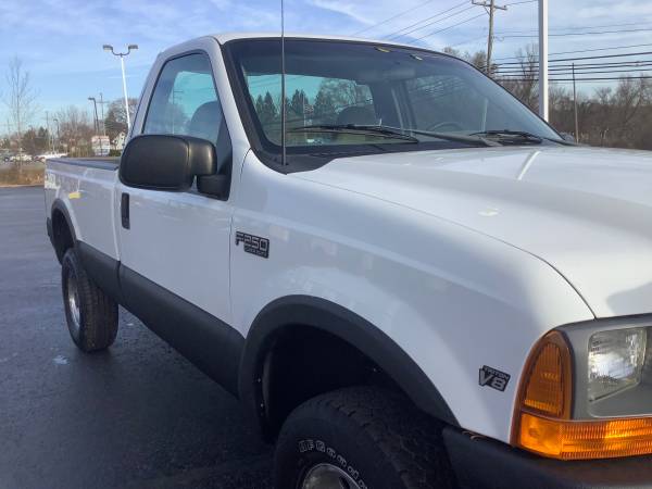 4x4! 1999 Ford F-250 XL! Regular Cab! Plow Truck! Finance Now! -... for sale in Ortonville, MI – photo 13