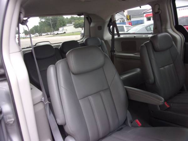 2008 Chrysler Town and Country Touring for sale in Mondovi, WI – photo 18