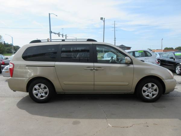 2007 Kia Sedona LX - Automatic/Third Row Seating/1 Owner - SALE!! for sale in Des Moines, IA – photo 5