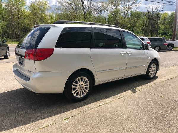 2007 Toyota Sienna XLE Limited Clean No Issues - - by for sale in Louisville, KY – photo 5