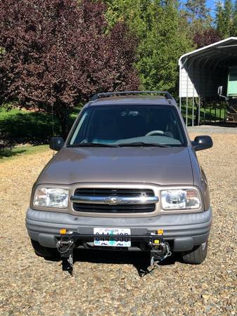 Chevy Tracker 4X4 2002 - cars & trucks - by owner - vehicle... for sale in Grants Pass, OR – photo 2