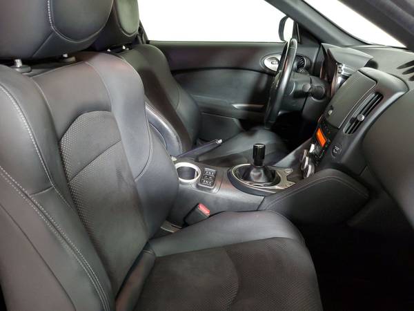 2013 Nissan 370Z Touring 1 Owner 6-Speed Manual Excellent Condition for sale in Jeffersonville, KY – photo 13