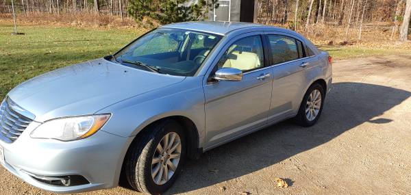 2014 Chrysler 200 Limited - cars & trucks - by owner - vehicle... for sale in Bowler, WI – photo 4