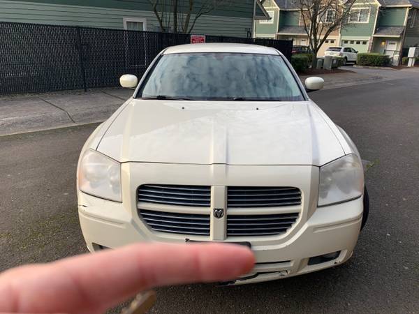 2006 Dodge Magnum SXT - cars & trucks - by owner - vehicle... for sale in Vancouver, OR – photo 3