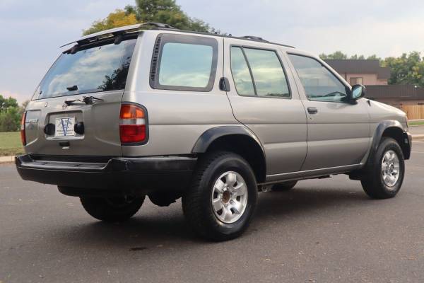 1998 Nissan Pathfinder 4x4 4WD SE SUV - cars & trucks - by dealer -... for sale in Longmont, CO – photo 4