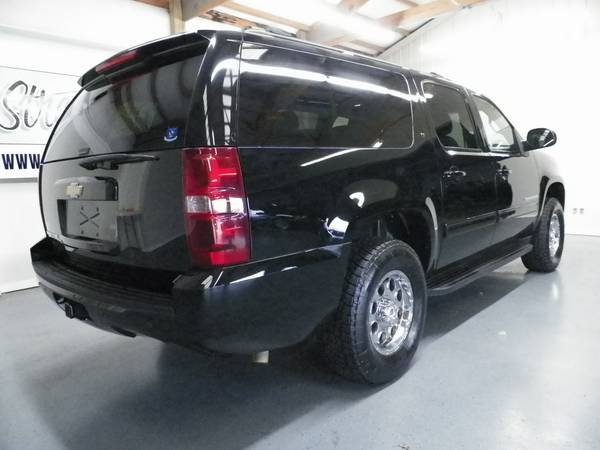 2013 Chevrolet Suburban LT 4X4 - cars & trucks - by dealer - vehicle... for sale in Norman, OK – photo 3