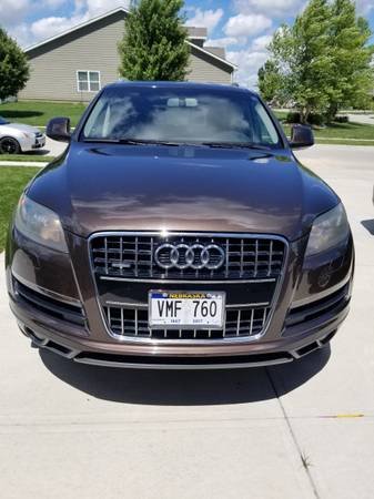 2012 Audi Q7. SUV. 3rd Row Seat. - cars & trucks - by owner -... for sale in Omaha, NE – photo 3