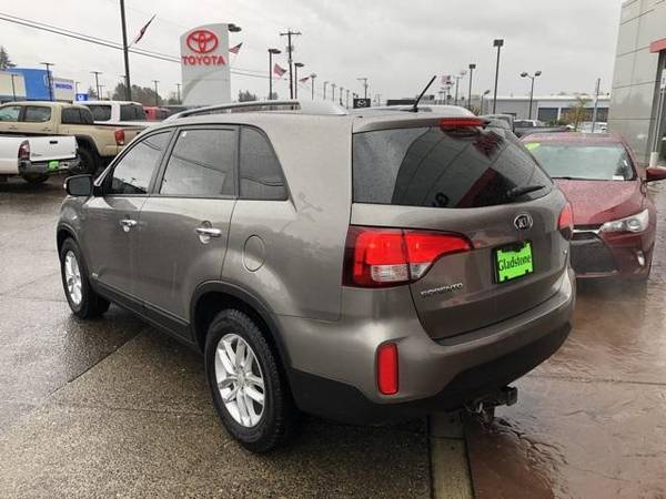 2015 Kia Sorento LX CALL/TEXT - cars & trucks - by dealer - vehicle... for sale in Gladstone, OR – photo 4