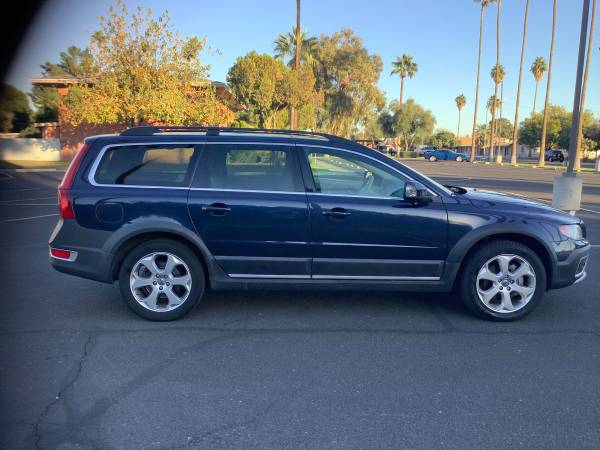 2011 VOLVO V70 AWD T6 WAGON - MINT - RUNS GREAT - COLD AIR -... for sale in Glendale, AZ – photo 8