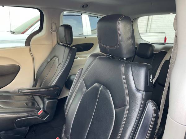 2017 chrysler pacifica touring L van electronic doors fully loaded for sale in Hollywood, FL – photo 6