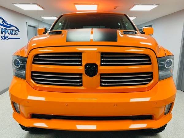 2017 Ram 1500 Night 4x4 Crew Cab 5'7" Box - cars & trucks - by... for sale in Streamwood, WI – photo 4
