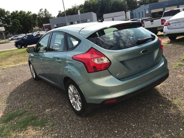 2012 Ford Focus SE - cars & trucks - by dealer - vehicle automotive... for sale in Junction City, KS – photo 8