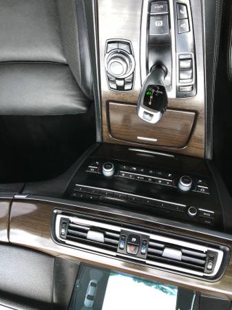 2011 BMW 750i super clean for sale in Kansas City, MO – photo 20