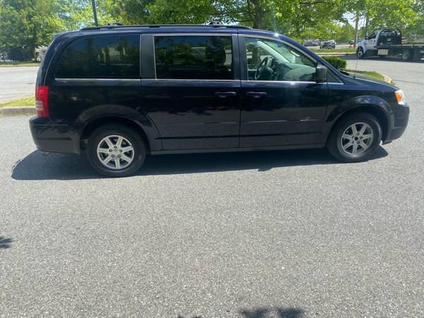 2010 Chrysler Town & country for sale in Bear, DE – photo 3