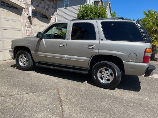 2001 Chevrolet Tahoe LT 2nd Owner 3rd Row Seating 4WD - cars & for sale in Portland, OR – photo 2