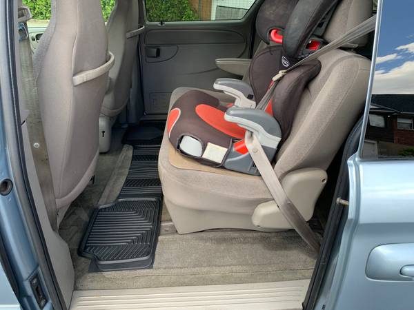 2002 Chrysler town & country Mini-Van for sale in Bayside, NY – photo 9