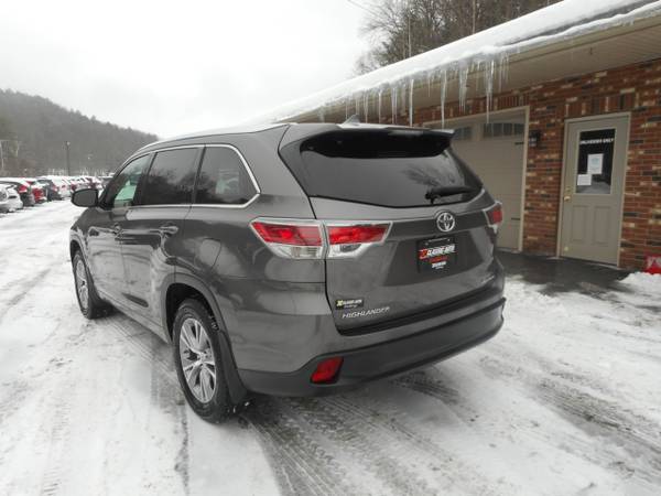 2015 Toyota Highlander XLE AWD V6/THIRD ROW SEATING for sale in Cass Lake, VT – photo 3