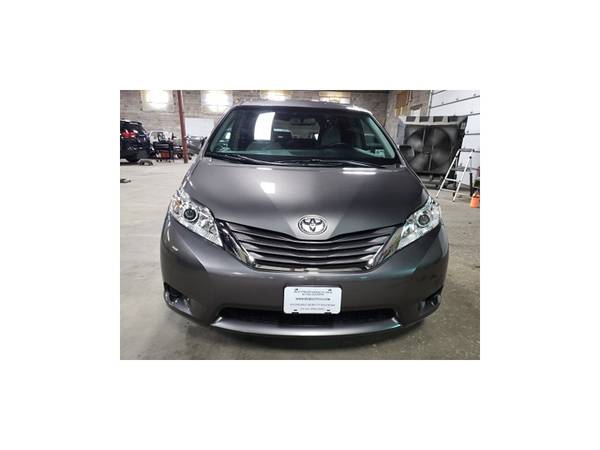 2017 Toyota Sienna LE 31k Wheelchair Mobility Handicap ADA Compliant... for sale in Wichita, NV – photo 10