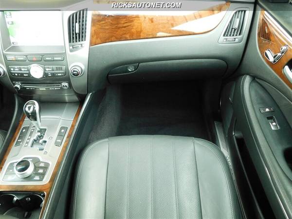2012 Hyundai Equus Luxury Sedan (think Mercedes) for sale in Cedar Rapids, IA – photo 17