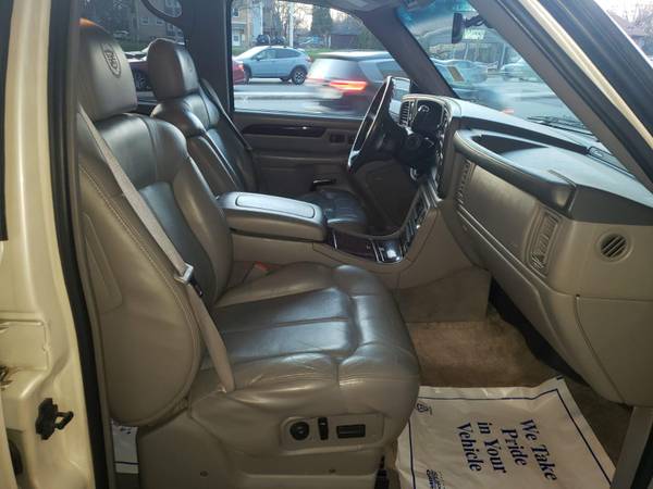 2002 CADILLAC ESCALADE - cars & trucks - by dealer - vehicle... for sale in MILWAUKEE WI 53209, WI – photo 14