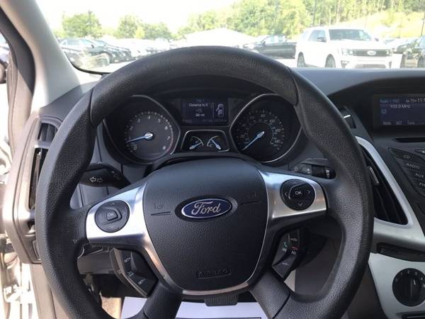 2013 Ford Focus Se - cars & trucks - by dealer - vehicle automotive... for sale in Victor, NY – photo 10
