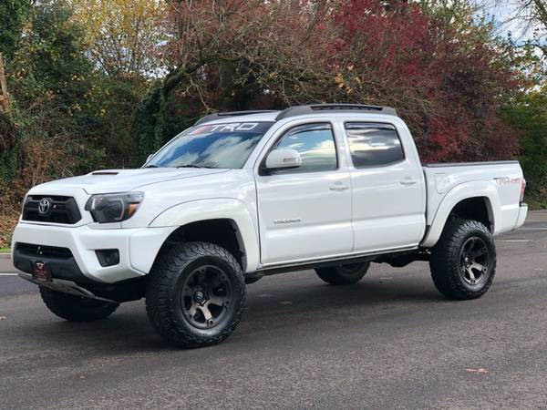 2015 Toyota Tacoma V6 4x4 4dr Double Cab 5.0 ft , 2016,2017,2018 -... for sale in Gladstone, OR – photo 5