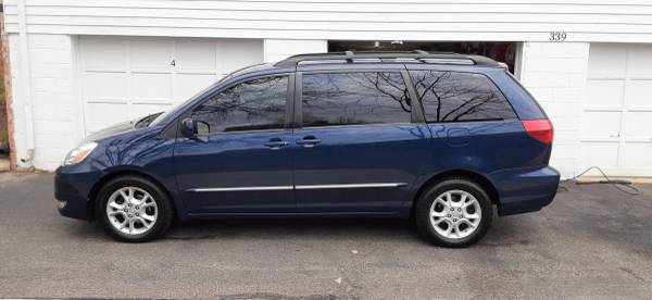 2005 Toyota Sienna XLE Limited AWD - cars & trucks - by owner -... for sale in Madison, WI – photo 6