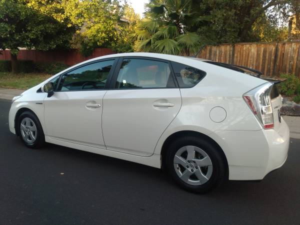 ***Like New Toyota Prius*Leather*Navi*JBL Sound*Must See To... for sale in Lincoln, CA – photo 6