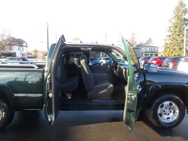 2006 CHEVY SILVERADO LT EXT CAB - CLEAN CAR FAX - EXTRA CLEAN - 4X4... for sale in Moosic, PA – photo 8