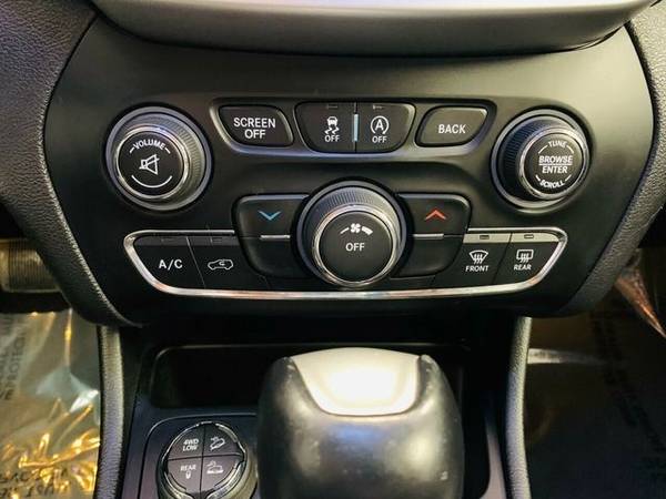 2016 Jeep Cherokee 4WD 4dr Trailhawk *GUARANTEED CREDIT APPROVAL*... for sale in Streamwood, IL – photo 19