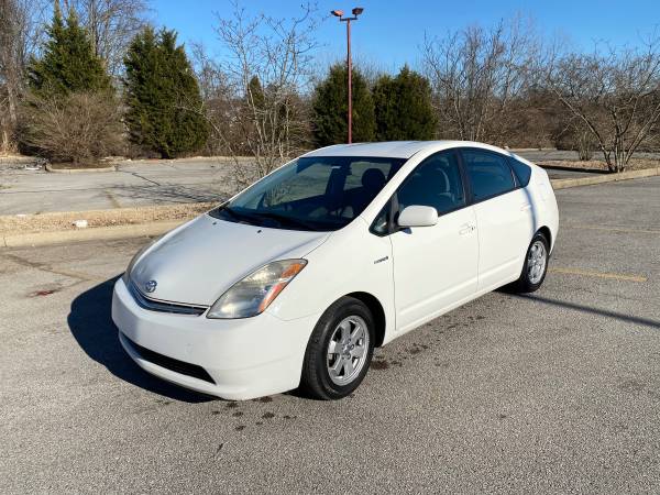 2007 Toyota Prius hybrid hatchback - 50 mpg - - by for sale in Louisville, KY – photo 2