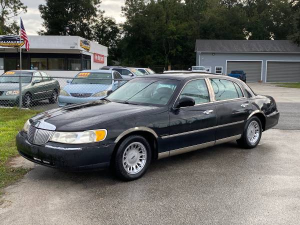 1999 Lincoln Town Car -DEALMAKER AUTO SALES - BEST PRICES IN TOWN -... for sale in Jacksonville, FL – photo 2