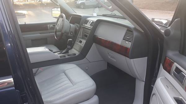 Lincoln Navigator ... 124, xxx miles ... 3rd row LEATHER . ZERO accide for sale in Hurst, TX – photo 13